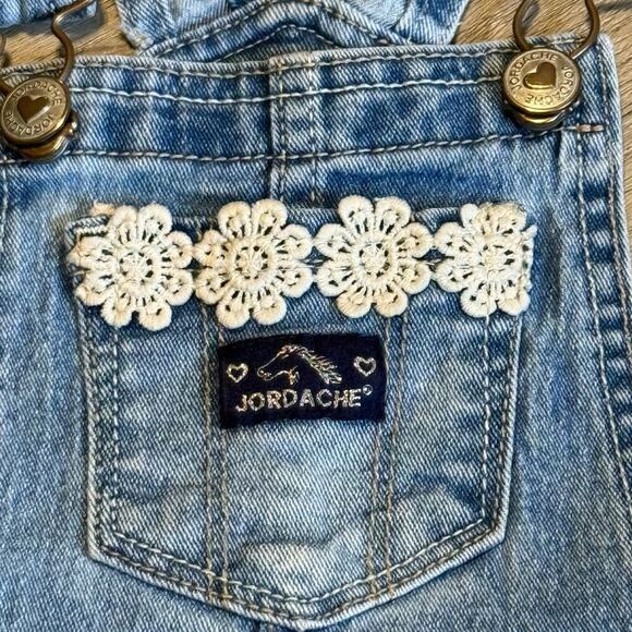 Jordache Toddler Girl 2T Denim Shortalls Lace Floral Trim Adjustable Straps - Picture 4 of 10
